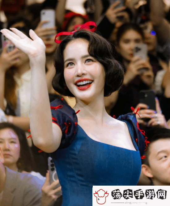 白雪公主泰国配音女演员亮相