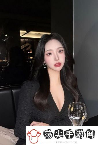 春花焰电视剧，网友热议：情感纷争与人生选择的真实写照！  