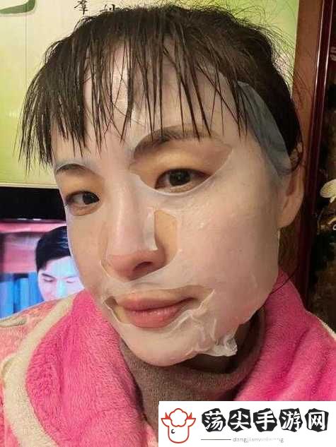 一面膜胸口一面吃下部位片段