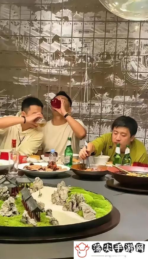 经理叫我一起陪两个老外吃饭