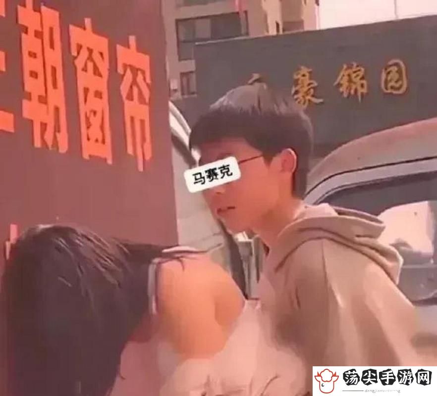 男生和女生一起差差30分打扑克视频