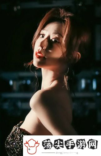 《漂亮的女邻居5》HD：邻里之间的故事与情感交织，难以忘怀的视觉盛宴！