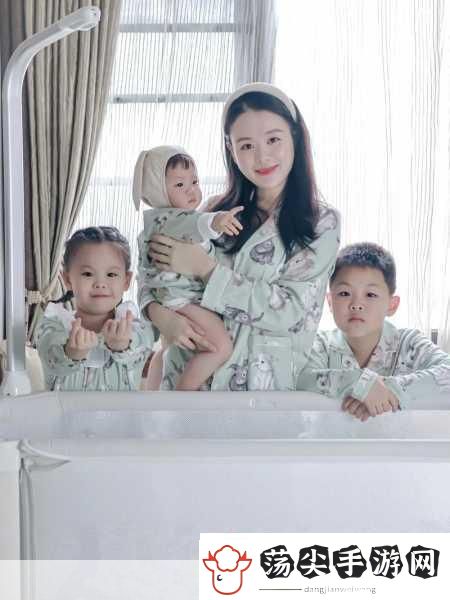 90后宝妈怀七胎挑战极限手游世界也拼儿女双全梦