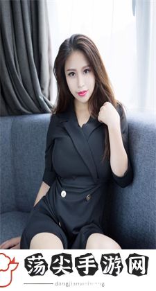 小兔兔被男生咬着的图片：图片的可能来源