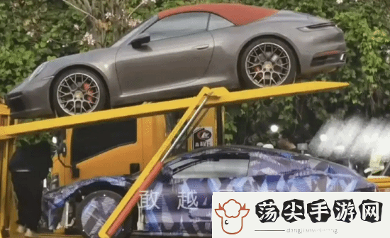 腾势首款跑车街头亮相！性能比肩保时捷911