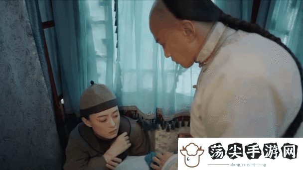 周莹躲进被子里70集